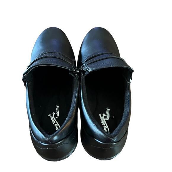 Easy Street Stroll Comfort Ankle Bootie Buckle Strap NEW Size 9 NARROW - Picture 7 of 11